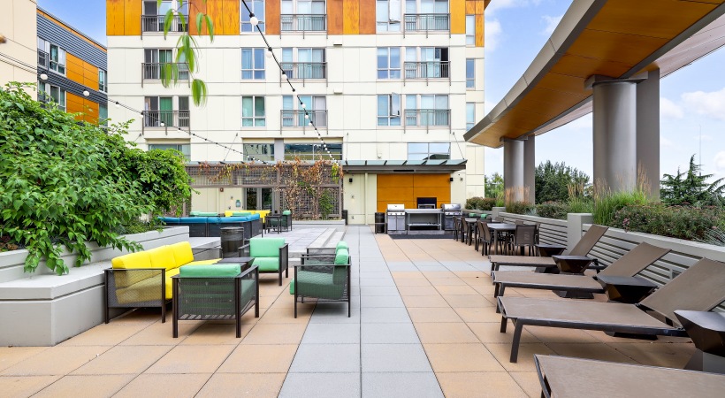 Courtyard with Fireplace & BBQs   Courtyard with Fireplace & BBQs